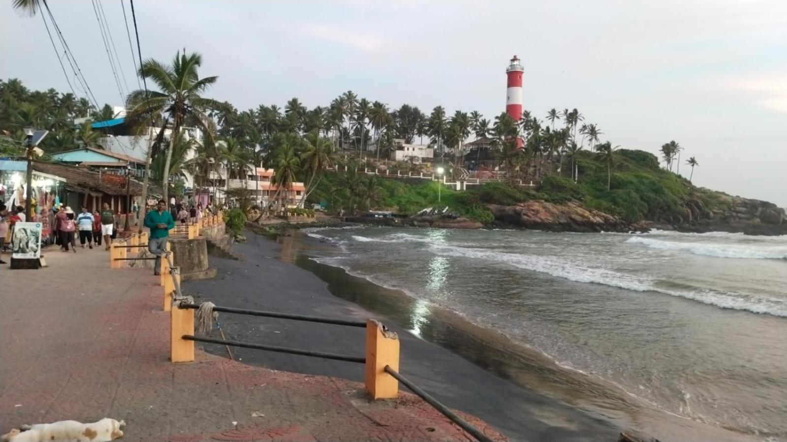 Sky Palace Beach Hotel Thiruvananthapuram Buitenkant foto